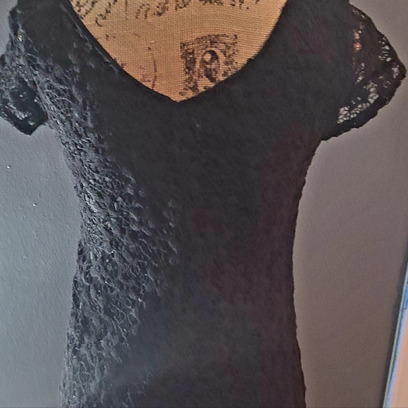 Long Black Maxi fitted Dress with Black lace on it. Size Small. Material stretch - Picture 8 of 8